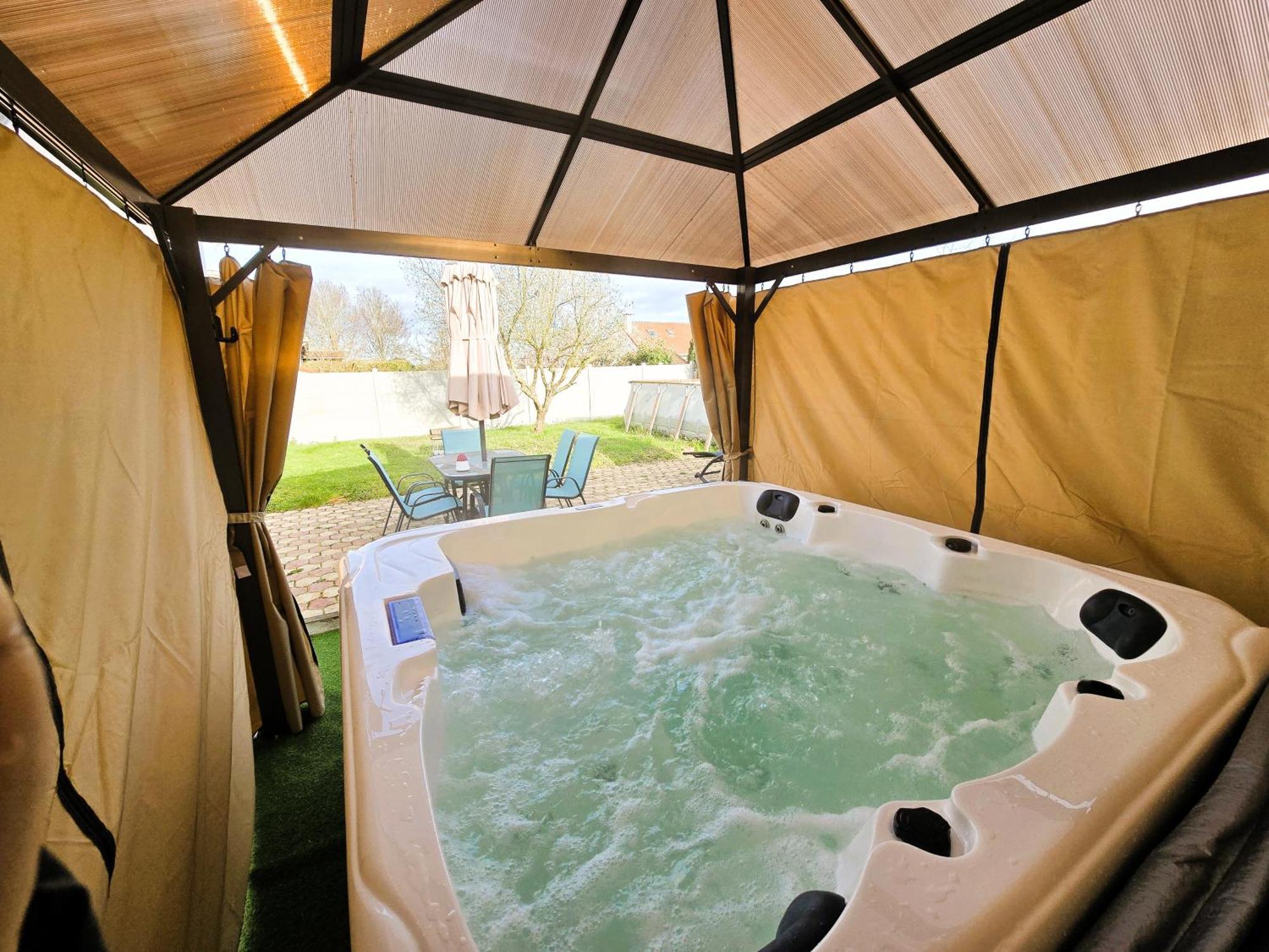 Appartement T2 Confortable - Piscine Et Jacuzzi Pierrelaye Ngoại thất bức ảnh